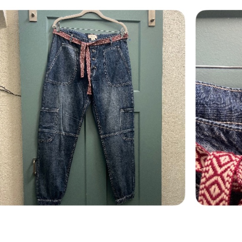 Vintage sundance jeans with belt.